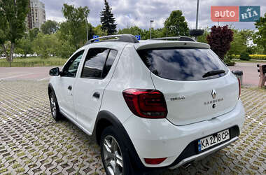 Хэтчбек Renault Sandero StepWay 2019 в 