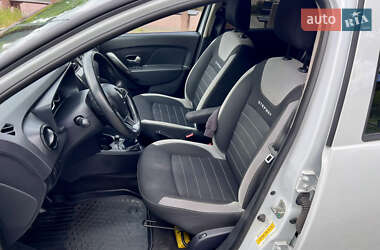 Хэтчбек Renault Sandero StepWay 2019 в 