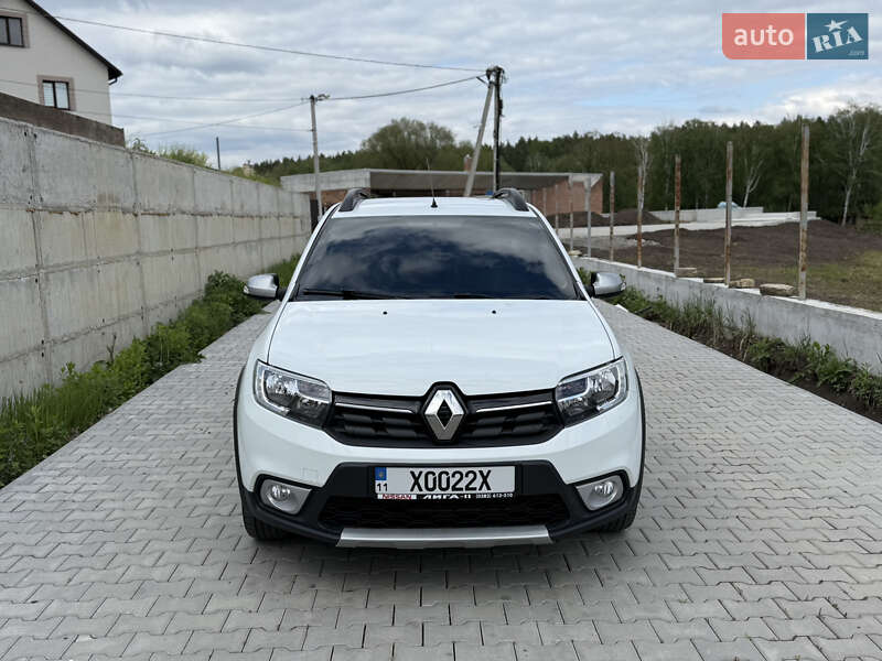 Хетчбек Renault Sandero StepWay 2019 в 