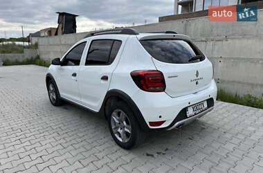 Хетчбек Renault Sandero StepWay 2019 в 