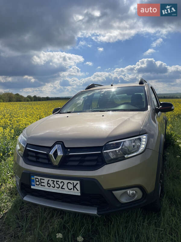 Хэтчбек Renault Sandero StepWay 2019 в 