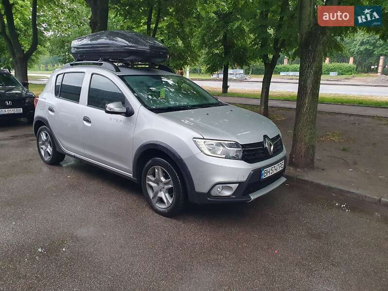 Хэтчбек Renault Sandero StepWay 2018 в Киеве