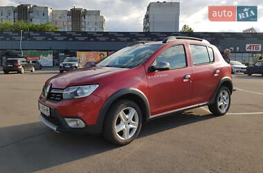 Хэтчбек Renault Sandero StepWay 2017 в 