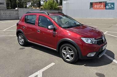 Хетчбек Renault Sandero StepWay 2019 в 