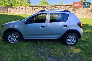 Внедорожник / Кроссовер Renault Sandero StepWay 2013 в 