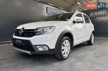 Хэтчбек Renault Sandero StepWay 2019 в 