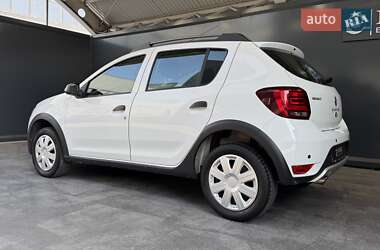 Хэтчбек Renault Sandero StepWay 2019 в 