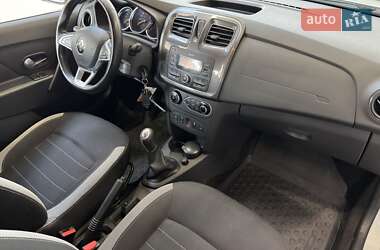Хэтчбек Renault Sandero StepWay 2019 в 