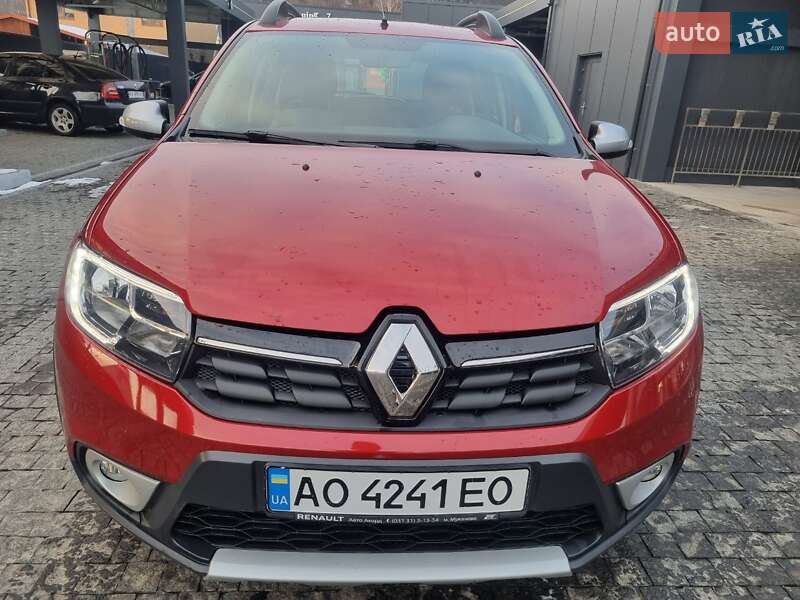 Хэтчбек Renault Sandero StepWay 2020 в 
