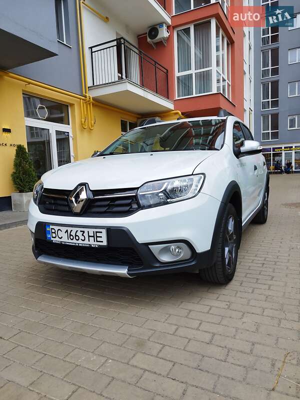 Хэтчбек Renault Sandero StepWay 2017 в Львове