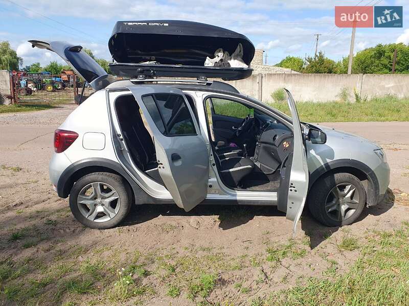 Хэтчбек Renault Sandero StepWay 2018 в Киеве