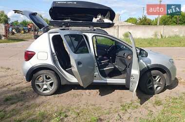 Хэтчбек Renault Sandero StepWay 2018 в 