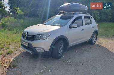 Хэтчбек Renault Sandero StepWay 2018 в 