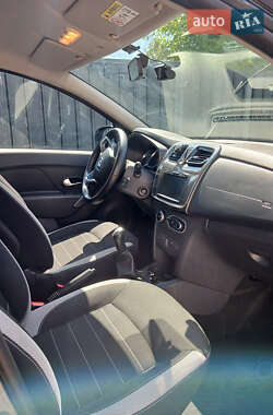 Хэтчбек Renault Sandero StepWay 2019 в 