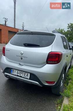 Хэтчбек Renault Sandero StepWay 2018 в 