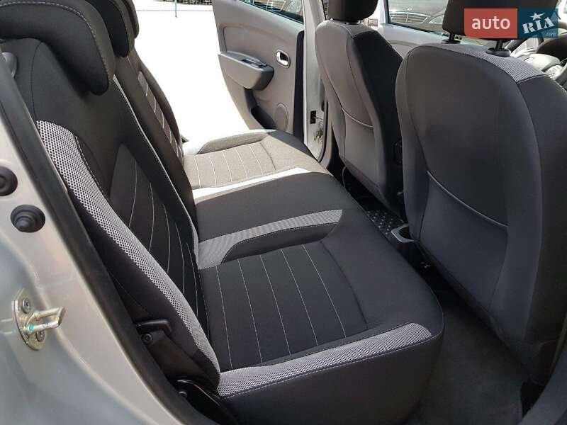Хэтчбек Renault Sandero StepWay 2018 в Святопетровское