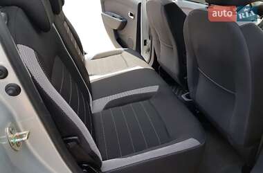 Хэтчбек Renault Sandero StepWay 2018 в 