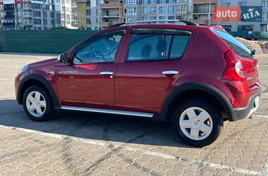 Внедорожник / Кроссовер Renault Sandero StepWay 2012 в 