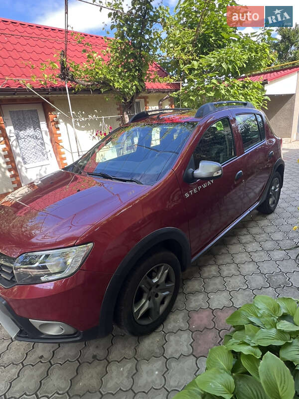 Внедорожник / Кроссовер Renault Sandero StepWay 2017 в Николаеве