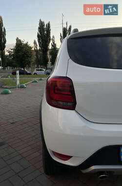 Хэтчбек Renault Sandero StepWay 2021 в 