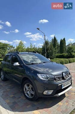 Хетчбек Renault Sandero StepWay 2019 в 