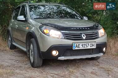 Внедорожник / Кроссовер Renault Sandero StepWay 2011 в 