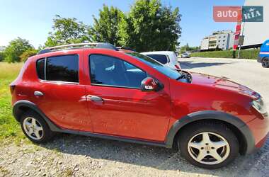 Внедорожник / Кроссовер Renault Sandero StepWay 2013 в Киеве