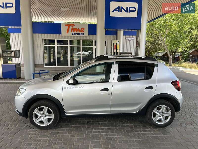 Хэтчбек Renault Sandero StepWay 2016 в Николаеве