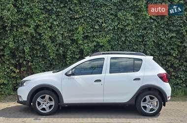 Хэтчбек Renault Sandero StepWay 2017 в 