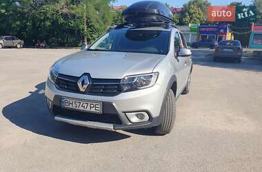 Хэтчбек Renault Sandero StepWay 2018 в 