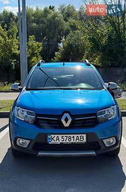 Хэтчбек Renault Sandero StepWay 2019 в 