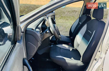 Внедорожник / Кроссовер Renault Sandero StepWay 2015 в 