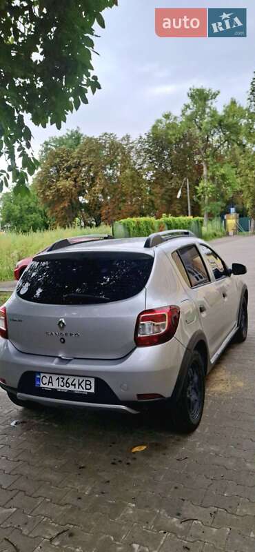 Позашляховик / Кросовер Renault Sandero StepWay 2015 в Умані фото 9 Позашляховик / Кросовер Renault Sandero StepWay 2015 в Умані