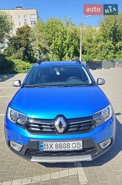 Хэтчбек Renault Sandero StepWay 2019 в 