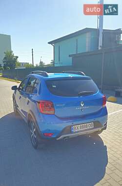 Хэтчбек Renault Sandero StepWay 2019 в 