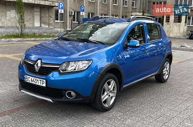 Внедорожник / Кроссовер Renault Sandero StepWay 2015 в Львове