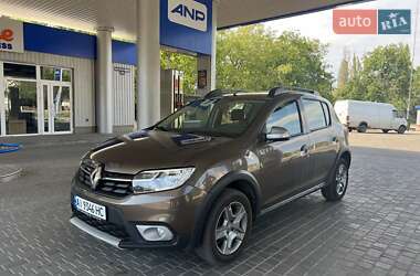 Хэтчбек Renault Sandero StepWay 2017 в Николаеве