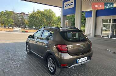 Хэтчбек Renault Sandero StepWay 2017 в 