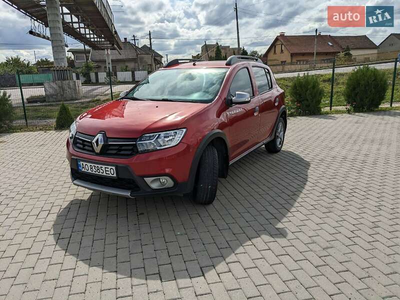 Позашляховик / Кросовер Renault Sandero StepWay 2017 в Мукачевому