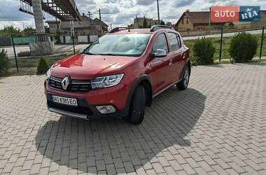 Внедорожник / Кроссовер Renault Sandero StepWay 2017 в 