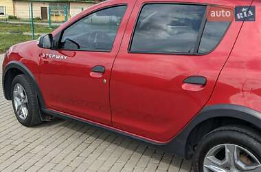 Внедорожник / Кроссовер Renault Sandero StepWay 2017 в 