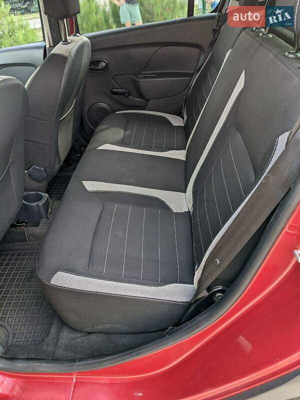 Позашляховик / Кросовер Renault Sandero StepWay 2017 в Мукачевому