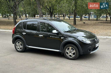 Внедорожник / Кроссовер Renault Sandero StepWay 2012 в 