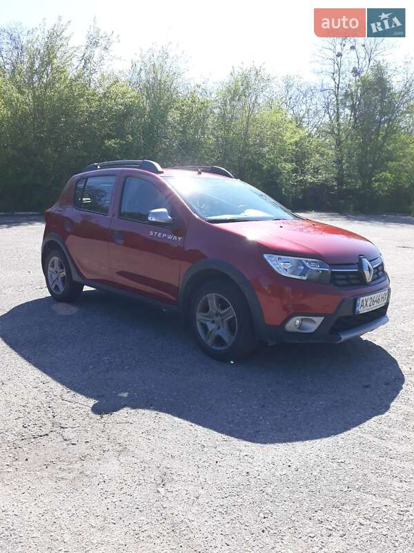 Хэтчбек Renault Sandero StepWay 2020 в 