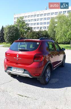 Хэтчбек Renault Sandero StepWay 2020 в 