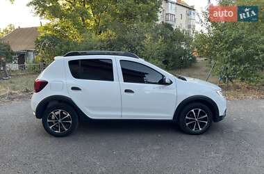 Хэтчбек Renault Sandero StepWay 2018 в 