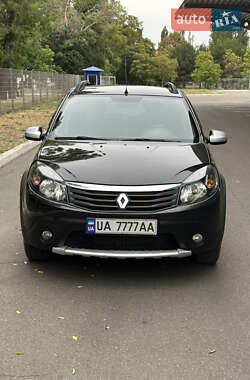 Внедорожник / Кроссовер Renault Sandero StepWay 2012 в 