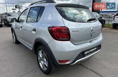 Хэтчбек Renault Sandero StepWay 2020 в 