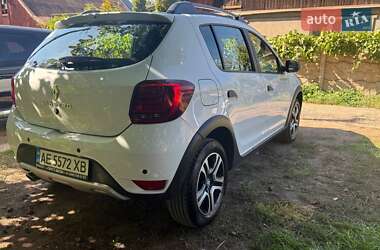 Хэтчбек Renault Sandero StepWay 2020 в 