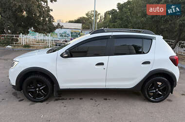 Хэтчбек Renault Sandero StepWay 2019 в 